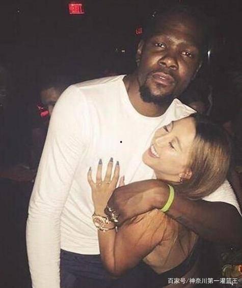 杜兰特母亲爆料了吗视频,独家视频曝光篮球巨星背后故事